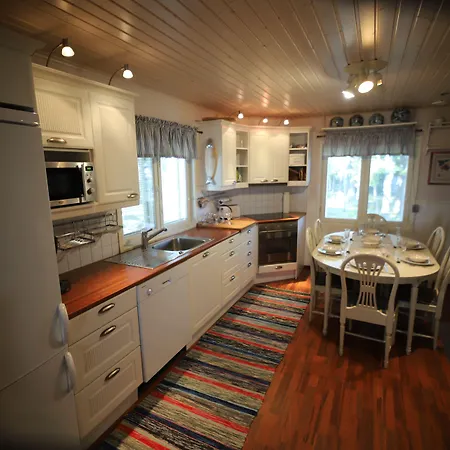 Vila Helga - Beachfront Hitis