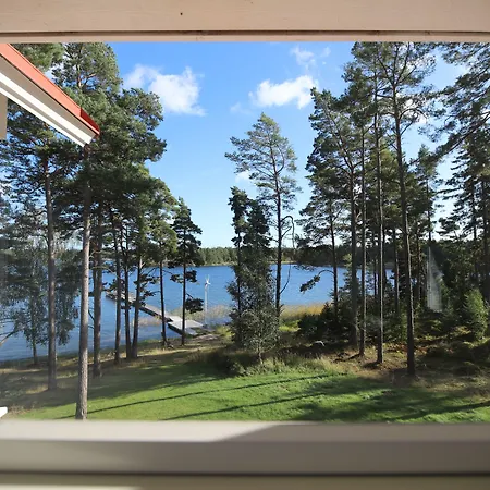 Villa Helga - Beachfront Hitis