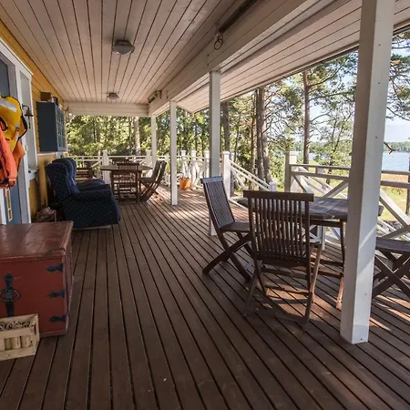 Villa Helga - Beachfront Hitis