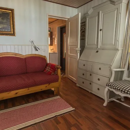 Helga - Beachfront Hitis