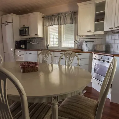 Helga - Beachfront Vila