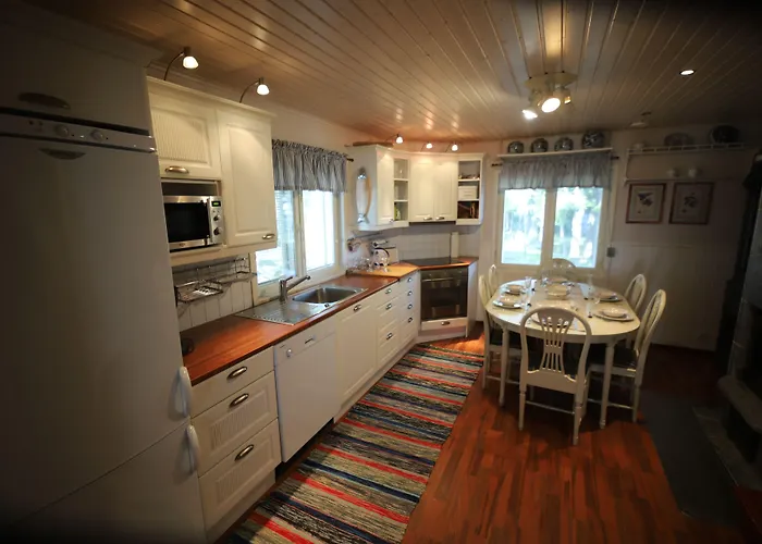 Villa Helga - Beachfront Hitis