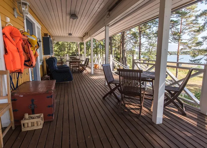 Helga - Beachfront Hitis