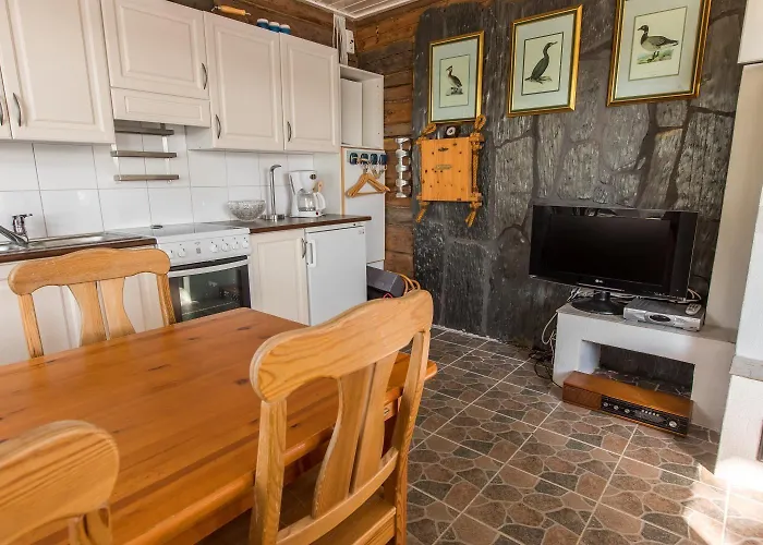 Villa Helga - Beachfront Hitis