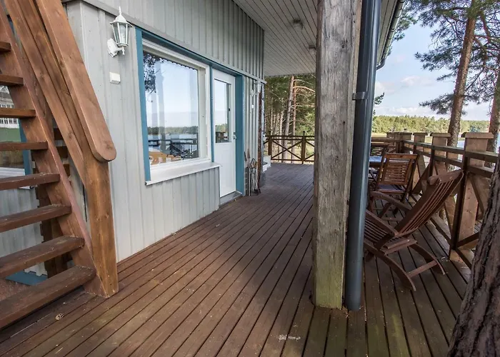 Helga - Beachfront Hitis