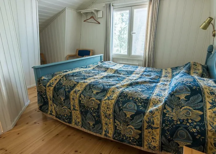 Villa Helga - Beachfront Hitis