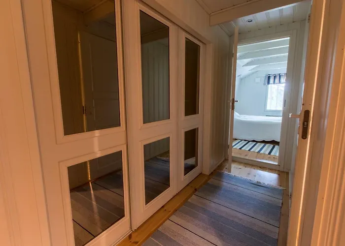 Villa Helga - Beachfront Hitis